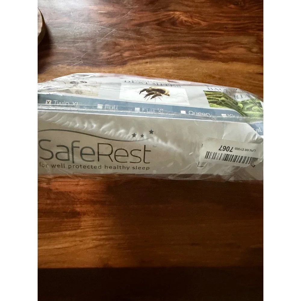 SafeRest Premium Mattress Protector Twin XL Waterproof Hypoallergenic White